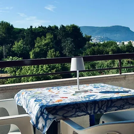 M410 - Marcelli, Comodo Trilocale Con Ampia Terrazza Marcelli