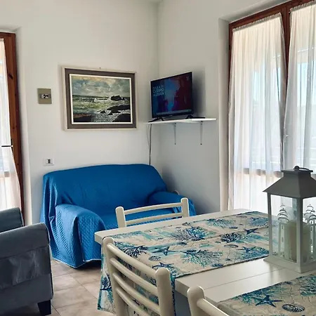M410 - Marcelli, Comodo Trilocale Con Ampia Terrazza Apartman *