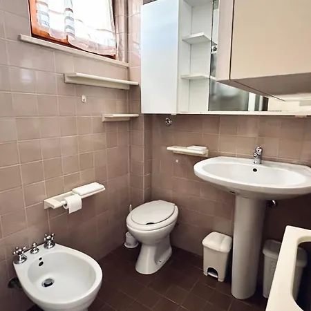 Appartamento M410 - Marcelli, Comodo Trilocale Con Ampia Terrazza Marcelli