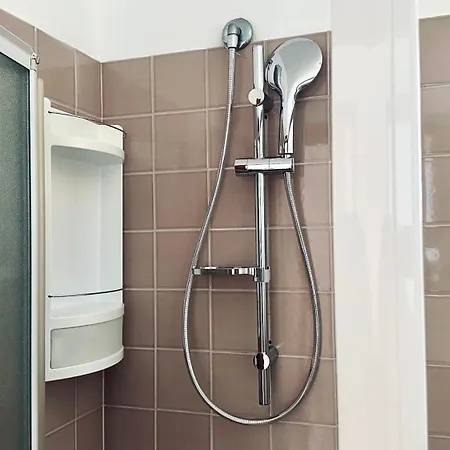M410 - Marcelli, Comodo Trilocale Con Ampia Terrazza Appartamento Marcelli